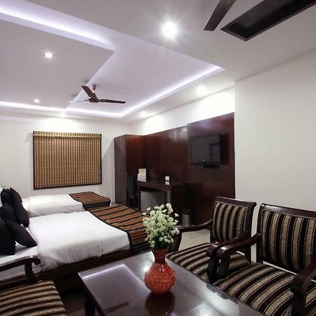 Hotel Mohan International Új-Delhi Kültér fotó