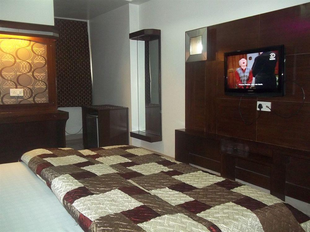 Hotel Mohan International Új-Delhi Kültér fotó