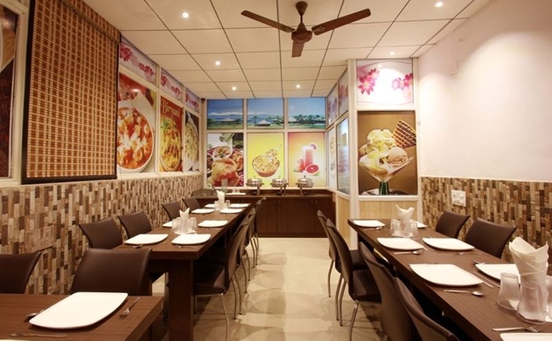 Hotel Mohan International Új-Delhi Kültér fotó
