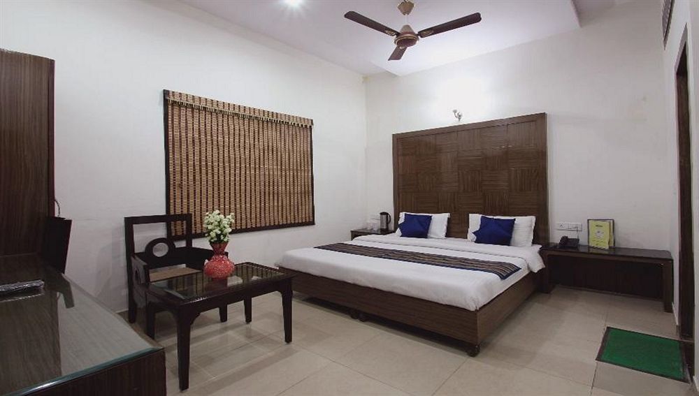 Hotel Mohan International Új-Delhi Kültér fotó