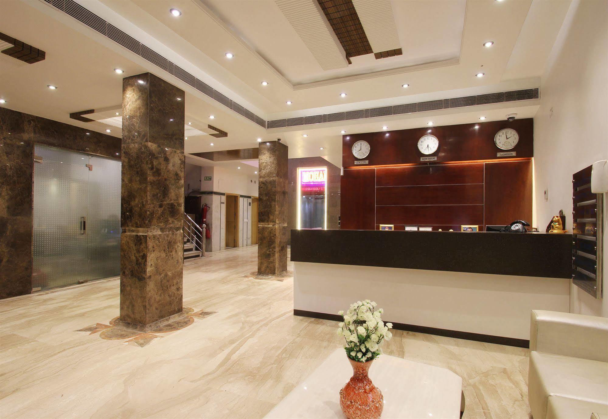 Hotel Mohan International Új-Delhi Kültér fotó