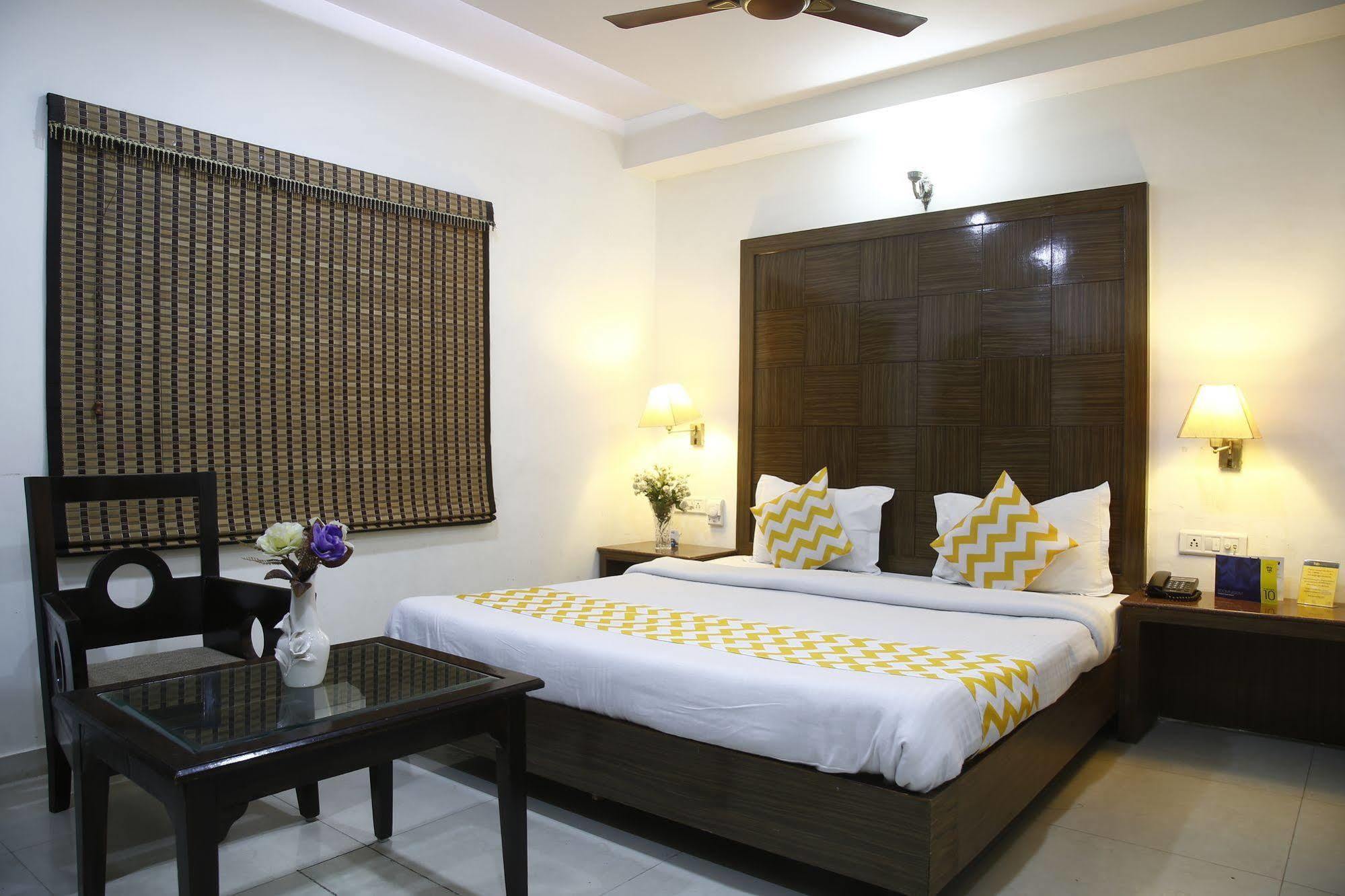 Hotel Mohan International Új-Delhi Kültér fotó
