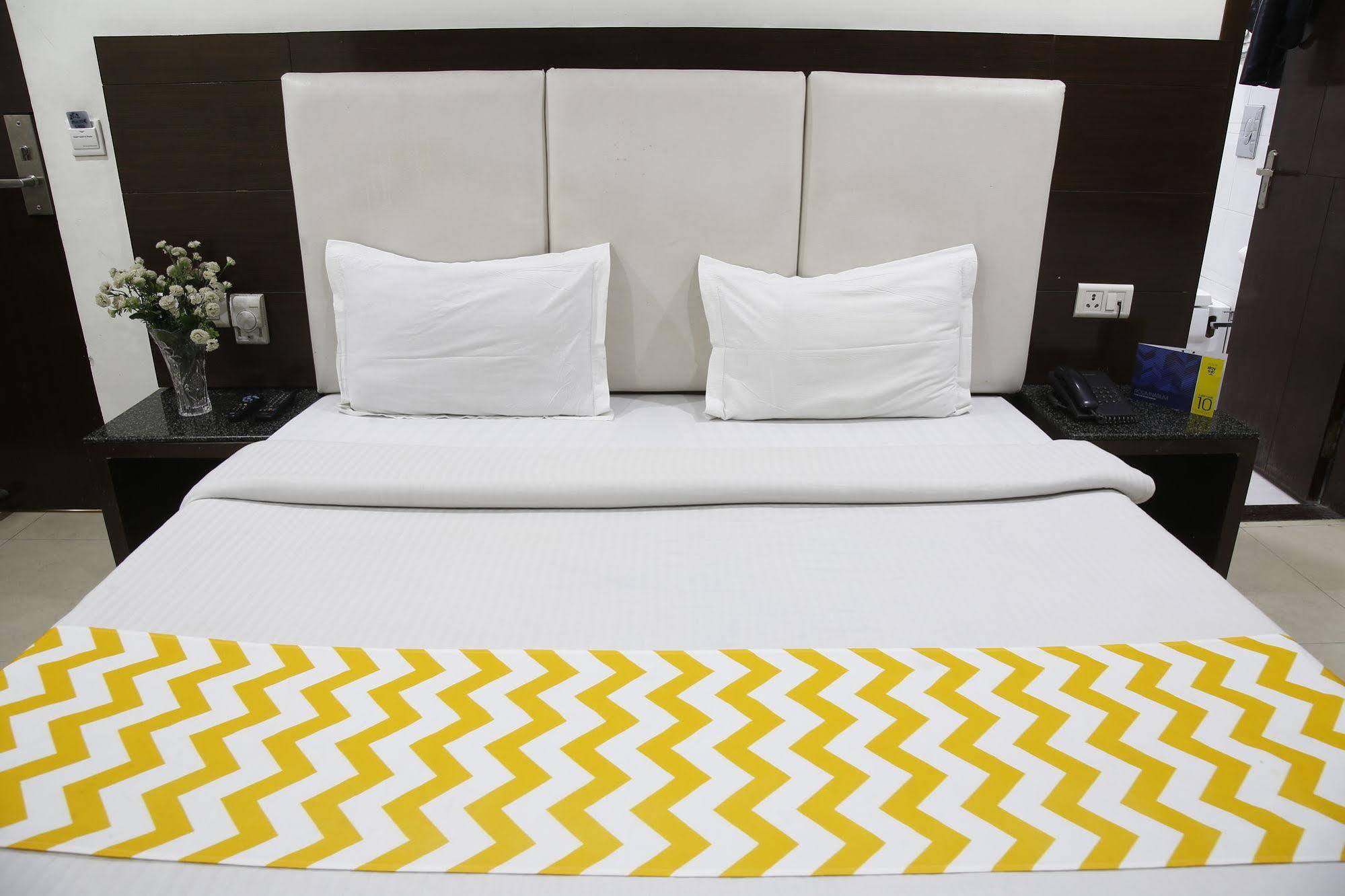 Hotel Mohan International Új-Delhi Kültér fotó