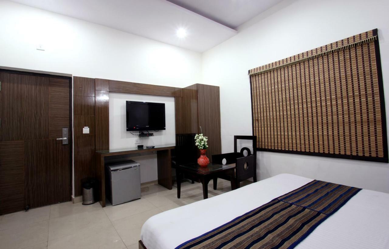 Hotel Mohan International Új-Delhi Kültér fotó