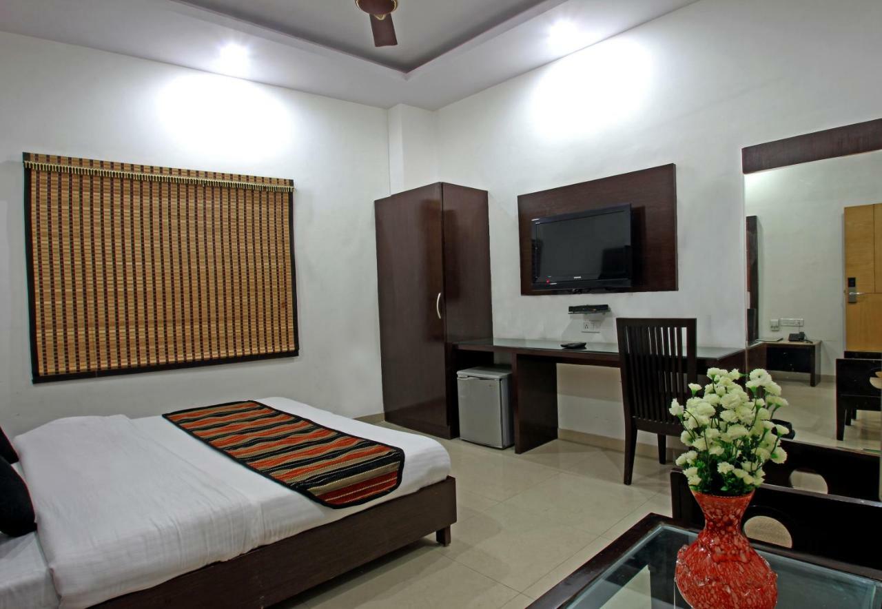Hotel Mohan International Új-Delhi Kültér fotó