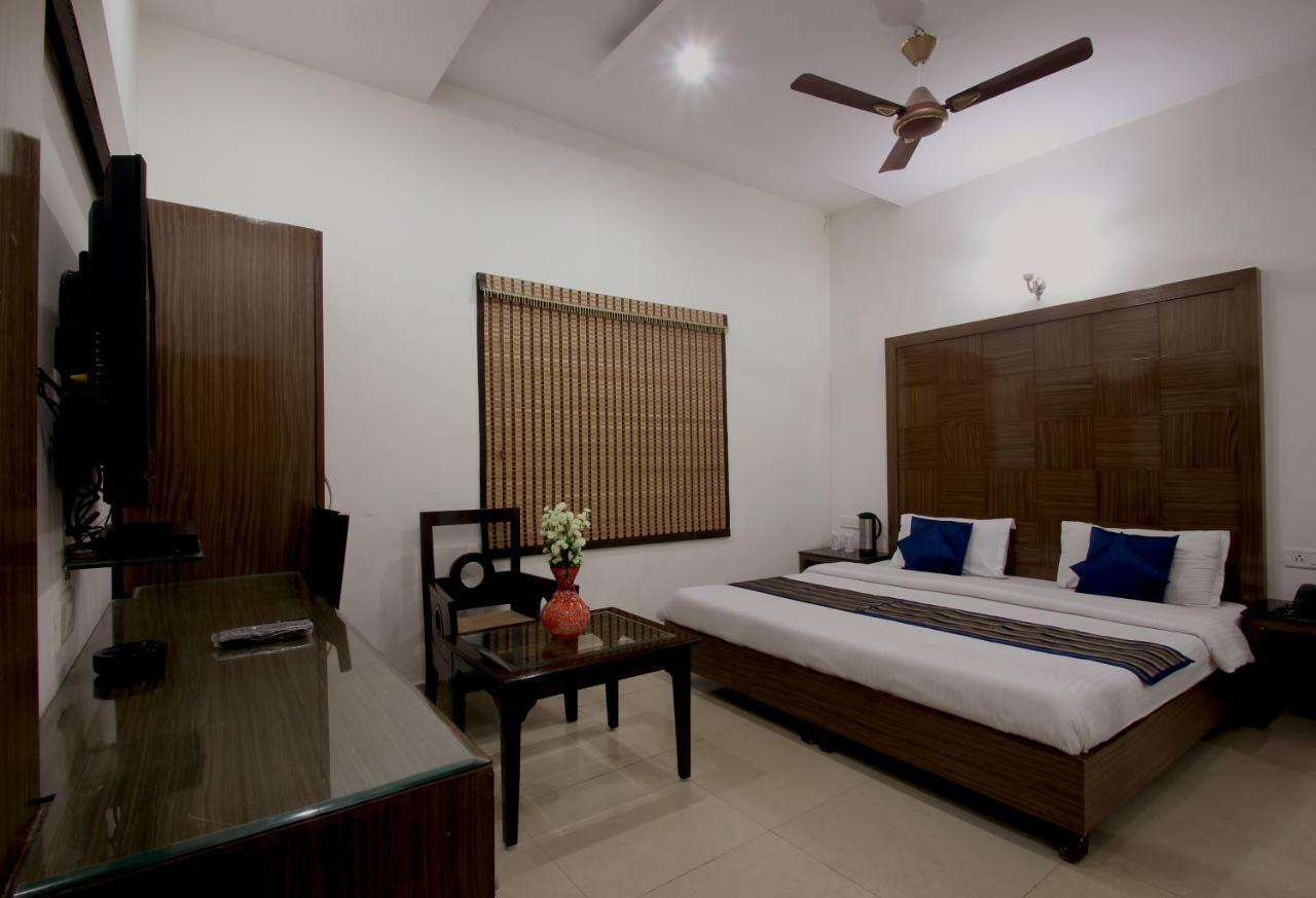 Hotel Mohan International Új-Delhi Kültér fotó
