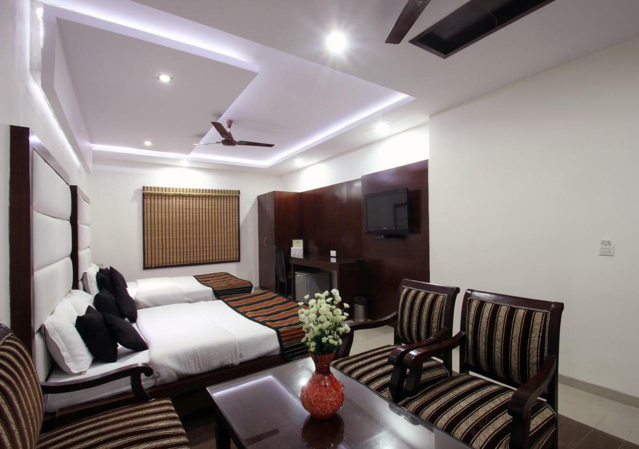 Hotel Mohan International Új-Delhi Kültér fotó